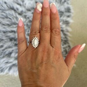 Elegant Oval-Cut Women's Ring, moissanite ring size 6